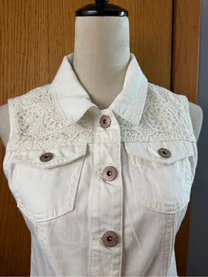 Mudd White Denim Crochet Lace Back Button Vest Size Medium 100% Cotton thumbnail 4