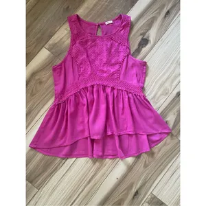 Hollister sleeveless blouse with keyhole button closure S thumbnail 3