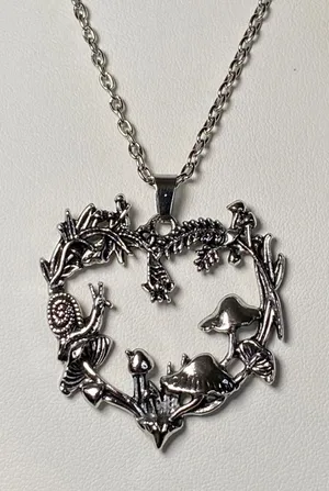 Heart Wreath Necklace Women Silvertone Mushroom Snail Cottagecore Boho 18" New‎ thumbnail 1