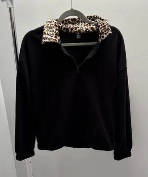 SHEIN Black Half-Zip Pullover with Leopard Print Collar thumbnail 1
