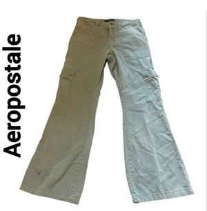 AEROPOSTALE Green Cargo Pants Low Rise Flare leg size 8 thumbnail 1