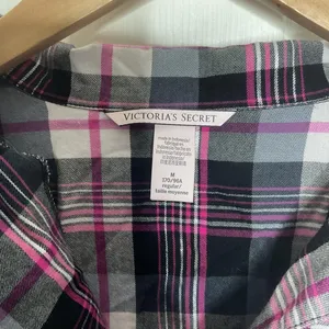 Victoria's Secret Pink Black Plaid Button-Up Pajama Top Size Medium thumbnail 3