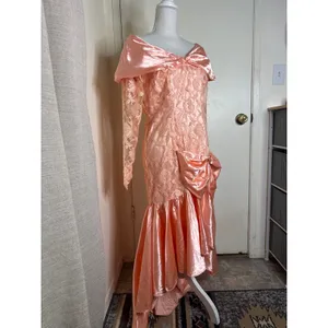 Vintage 1980s Peach Satin & Lace Off-the-Shoulder Prom Formal Gown Oversized Bow thumbnail 3