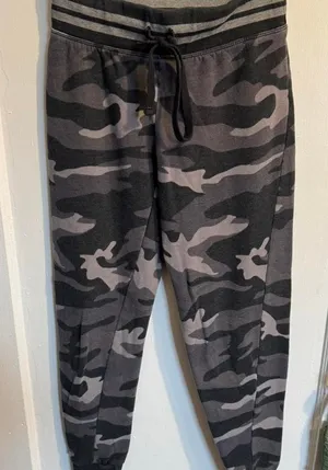 AERO Women's Camo Joggers Pants XS Gray Black Athletic Sweatpants Comfort thumbnail 1