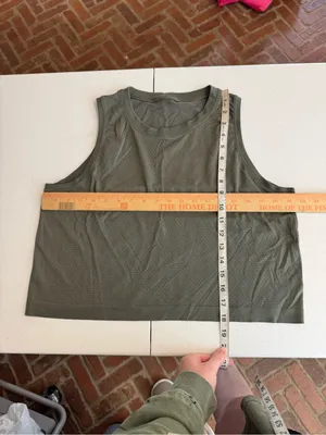 Lululemon swiftly breathe mesh crop tank in sage green San Francisco size 8 thumbnail 5