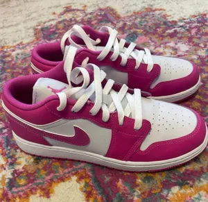 Pink Nike Dunk Low  thumbnail 1