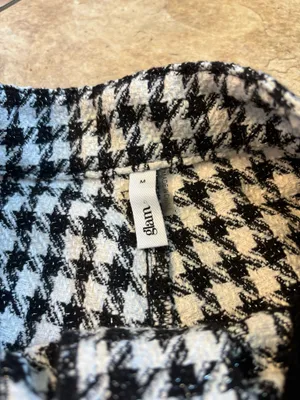 Glam Houndstooth medium shorts thumbnail 3
