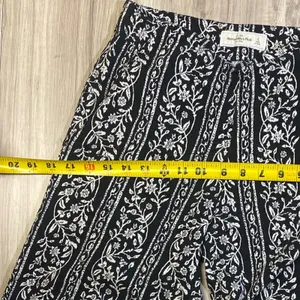 Abercrombie & Fitch Bohemian Floral Pattern Flare Leg - 0 thumbnail 10