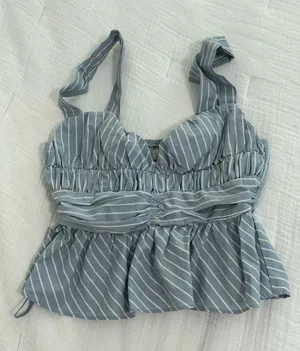 Urban Outfitters Top thumbnail 1
