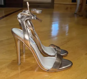 Steve Madden Gold Heels thumbnail 1