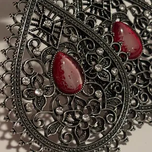 Paparazzi Eden Glow Red Cat's Eye Silver Filigree Teardrop Earrings thumbnail 8