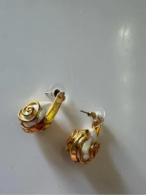 Lele Sadoughi Snail Hoop Earring in Pearl thumbnail 3