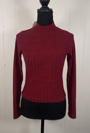 NWT Olivia Rae Top‎ – Women's M Fitted Cropped - Red Long Sleeve Ribbed thumbnail 1