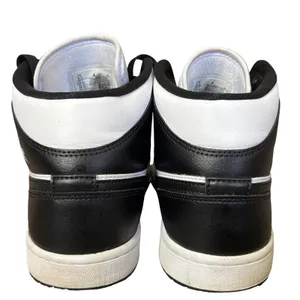 Nike Air Jordan 1‎ Mid Shoes Women's Sz 9.5 White Black Panda DV0991-101 thumbnail 2
