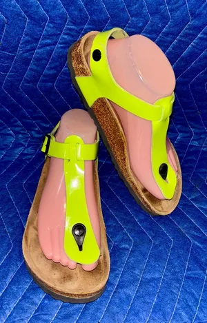 Birkenstock Kairo Patent Leather Kiwi Neon Lime Thong T-Strap Sandals 38 7.5 thumbnail 1