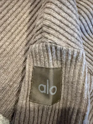 ALO Yoga Muse V-Neck Pullover Women’s Medium Tan thumbnail 4