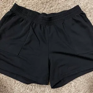 Ladies H&M black cotton shorts sz XL thumbnail 1