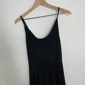 Reformation A-Line Fitted Scoop Neck Midi Length Dress Womens Small Black thumbnail 7