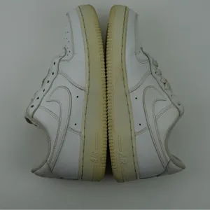 Nike Air Force One Womens 8 Shoes White Sneakers 315115-112‎ 1 Missing String thumbnail 7