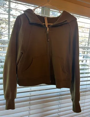 Lululemon light/forest green cropped full zip scuba. Size XS/S. thumbnail 1