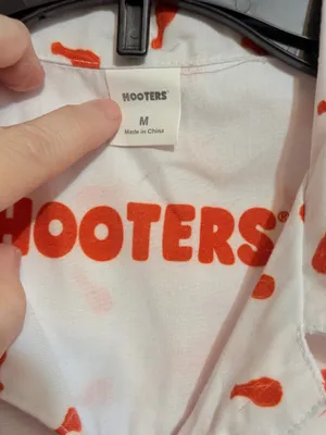 Hooters medium button up shirt sleeve chicken leg print thumbnail 4