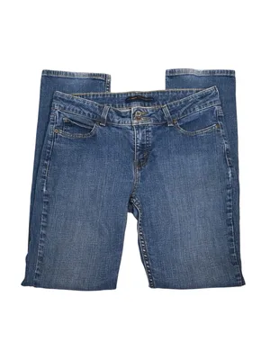 Levi's Women's Straight 526 Jean 10 thumbnail 4