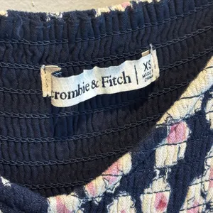Abercrombie & Fitch Floral Puff Sleeve Midi Dress - size XS thumbnail 5