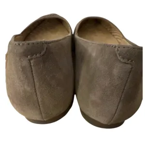 Vionic Posey Perforated Suede Pointed Toe Flats Taupe Size 8 thumbnail 3