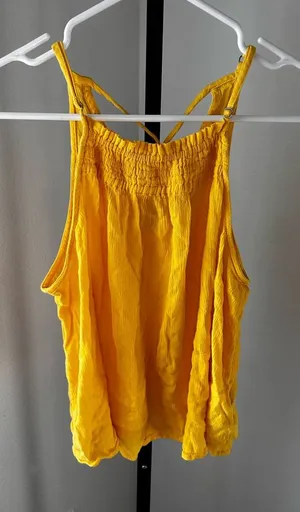 Hollister size medium shirt thumbnail 1