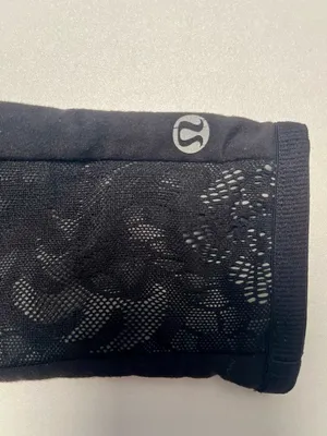 Lululemon Frosty Run Reflective Gloves in Black Lace thumbnail 3