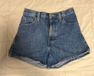 Levi's High Waisted mom shorts thumbnail 1