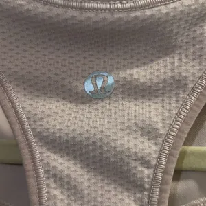 ✨Lululemon Ebb to Train Porcelain Pink Sz 4 Bra *Medium Support✨ thumbnail 8
