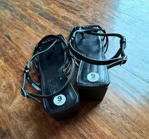 Topshop Black Strappy Block Heel Sandals Size 6 thumbnail 3
