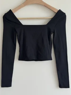 Aritzia Babaton Contour Long Sleeve Square Neck Crop Top Black XS Stretch thumbnail 5