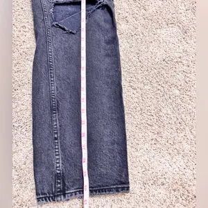 Abercrombie Curve Love 90s Straight Ultra High Rise 29/8 Ripped Black Jeans thumbnail 6