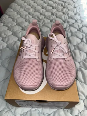 Oofos Pink Size 6.5 thumbnail 3