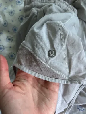 Lululemon Hotty Shorts 2.5" thumbnail 3