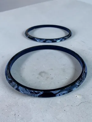 Vintage Black & White Lace Pattern Acrylic Bangle Set 2pc Stackable Bracelets‎ thumbnail 4