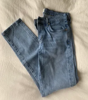 “Toni” Mid Rise Jeans thumbnail 1
