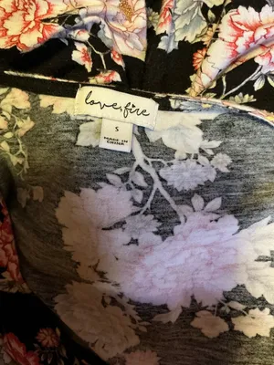 Love Fire Floral Ruched Mini Dress Black Pink Stretch Fit Flirty Date Night thumbnail 2