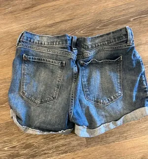 Old Navy boyfriend shorts thumbnail 2