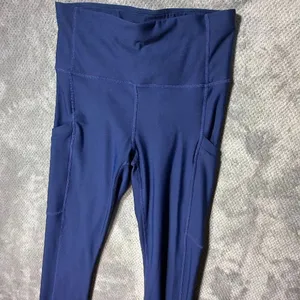 Fabletics High Waisted 27” Leggings Small Navy Blue Side Pockets Activewear #100 thumbnail 3