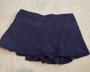 Lululemon skirt size 8 thumbnail 1