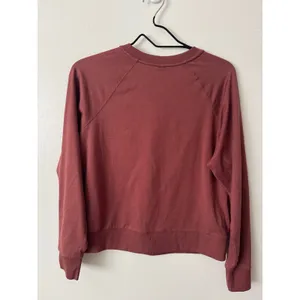 Vuori XS Halo Long Sleeve Crewneck in Rosewood Pink thumbnail 5