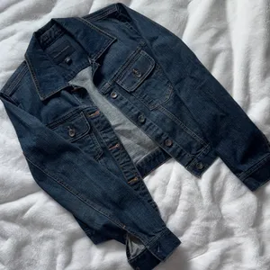 Banana Republic Classic Denim Jacket Medium Wash Size M thumbnail 2