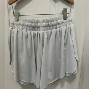 WHITE FLOWY SHORTS Size XS thumbnail 3