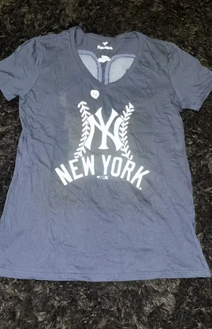 Fanatics New York Yankees MLB Women's V-Neck T-Shirt thumbnail 1