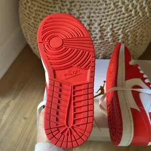 Women’s air Jordan’s mid 1 thumbnail 6