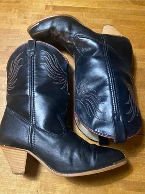 dingo Black Leather Western Heeled Boots with Tan Stacked Heel thumbnail 1