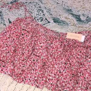 Chelsea Sky large floral crop top thumbnail 3